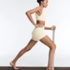 Comfortlux Hot Pants με ψηλή μέση 10 εκ. και διάτρητη λεπτομέρεια Comfortlux Hot Pants με ψηλή μέση 10 εκ. και διάτρητη λεπτομέρεια