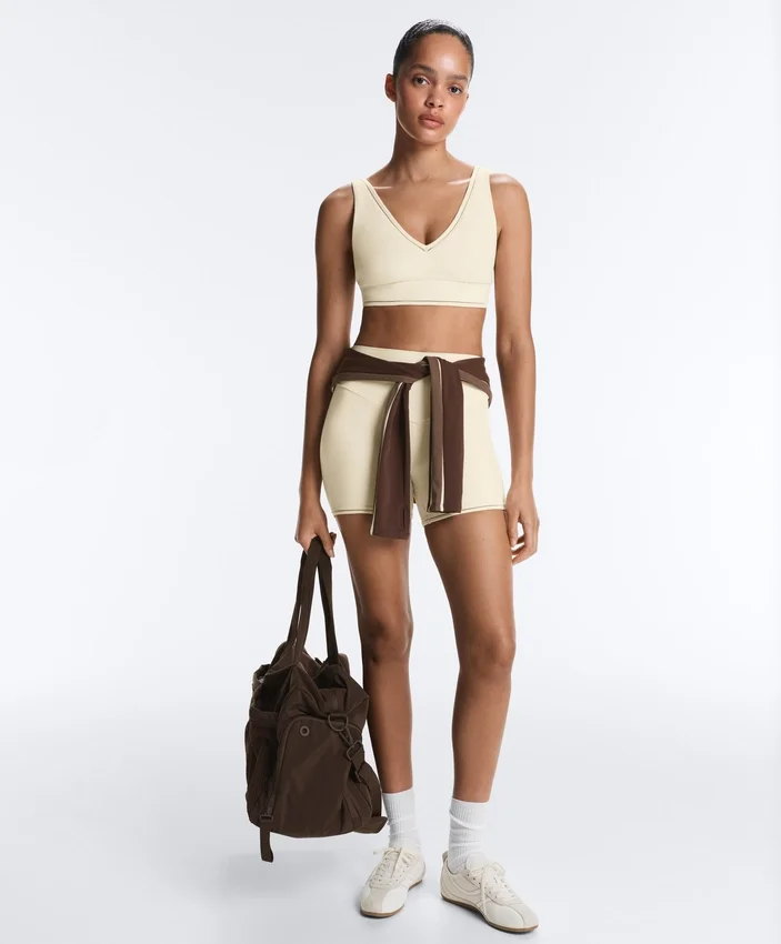 Comfortlux Hot Pants με ψηλή μέση 10 εκ. και διάτρητη λεπτομέρεια Comfortlux Hot Pants με ψηλή μέση 10 εκ. και διάτρητη λεπτομέρεια