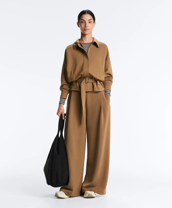 Μπουφάν τύπου utility από ύφασμα twill με ζώνη Μπουφάν τύπου utility από ύφασμα twill με ζώνη